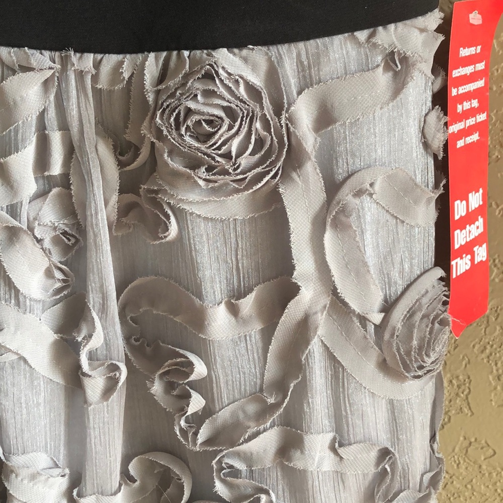 Dress - Picture 3 of 5